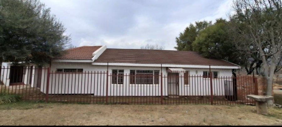 6 Bedroom Property for Sale in Ficksburg Free State